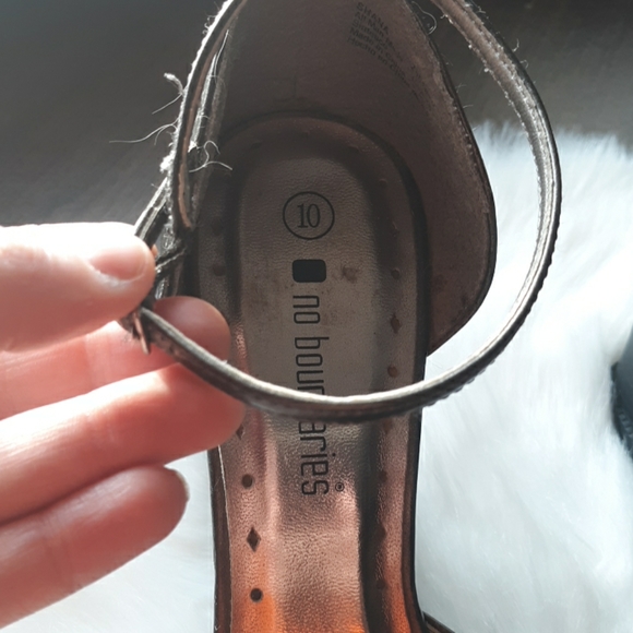 Metallic Bronze wedge sandals - Picture 3 of 8